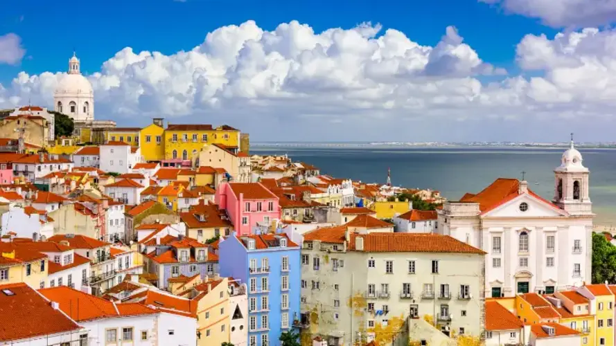 Spain vs Portugal: Choosing Your Ideal Expat Destination
